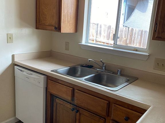5th image of 1149 North Blvd