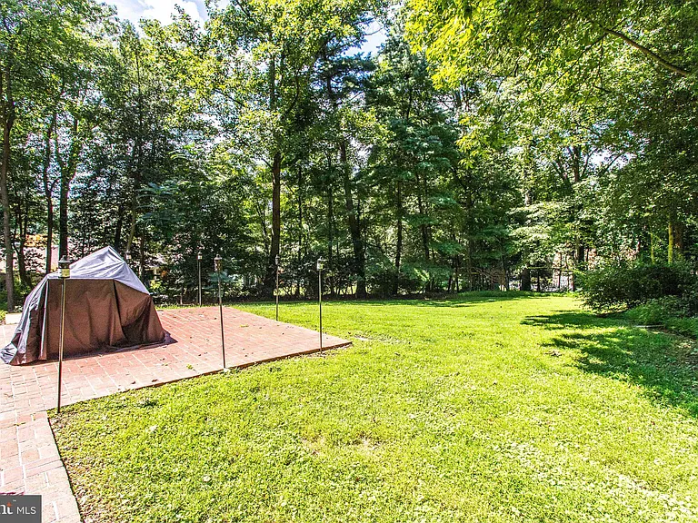 8500 Brook Rd — Photo 51