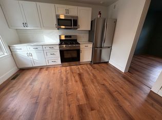 408B Pleasant St #B, Northampton, MA 01060