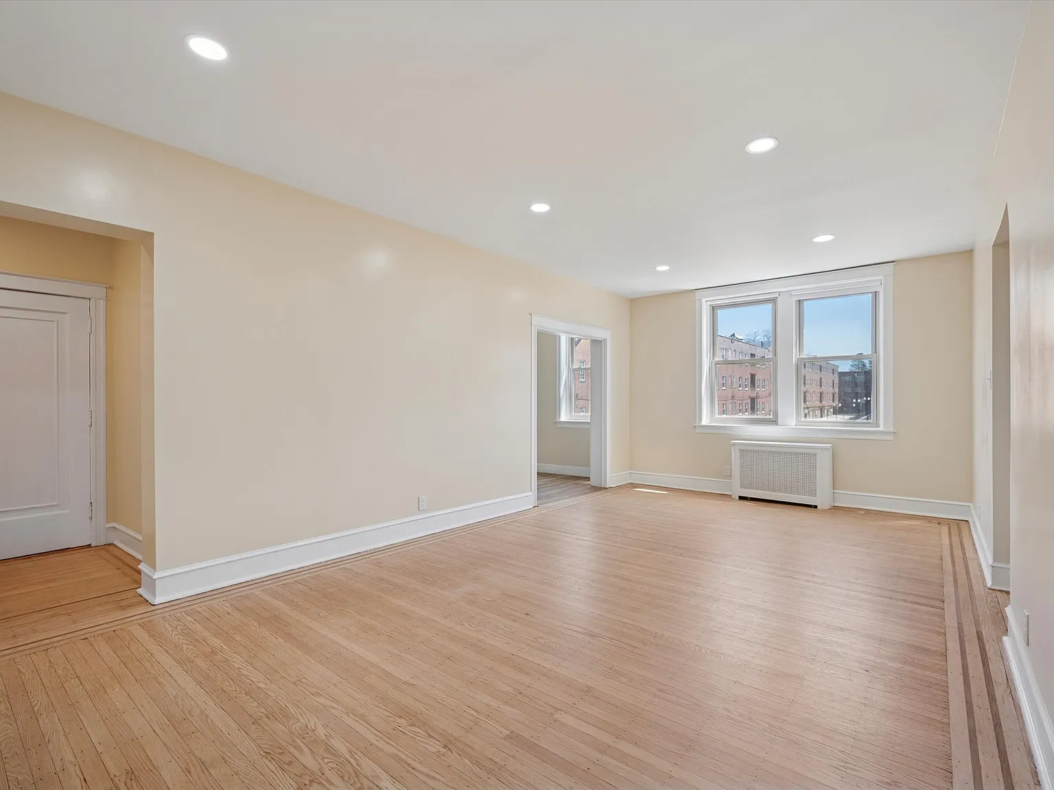 2 bed, 1000 sqft, $1,395 — Photo 4