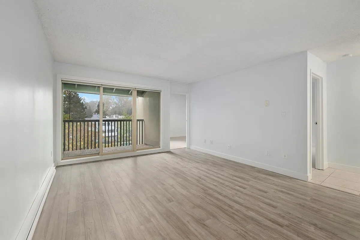 2 bed, 769 sqft, $2,450 — Photo 2