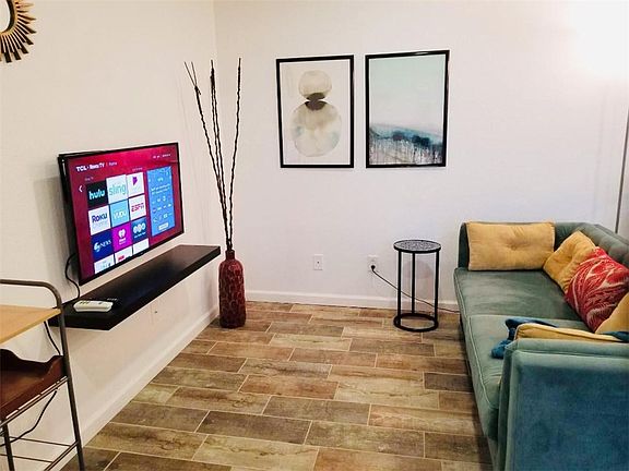 4th image of 6903 Deatonhill Dr APT 15