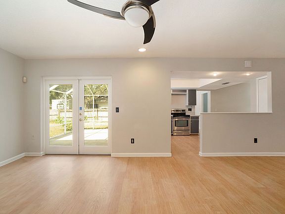 3rd image of 130 Ludlow Dr