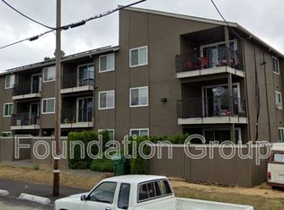938 N 100th St APT 202, Seattle, WA 98133