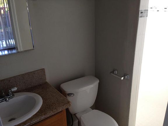 4th image of 4723 N Fircroft Ave