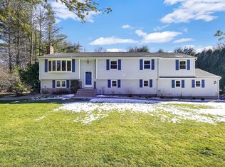 8 Sherwood Dr, Belchertown, MA 01007