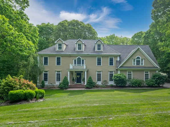 7 Caleb Court, Guilford, CT 06437