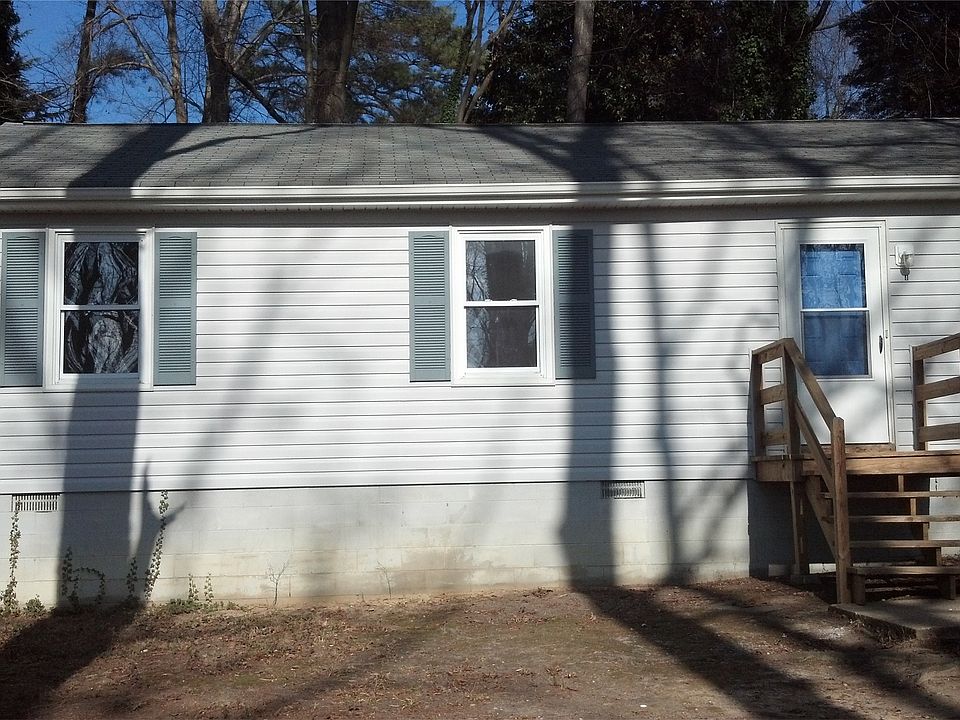 1st image of 4 Upham Dr