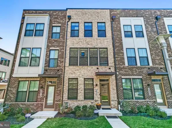 2818 Arts Vista Blvd, Suitland, MD 20746