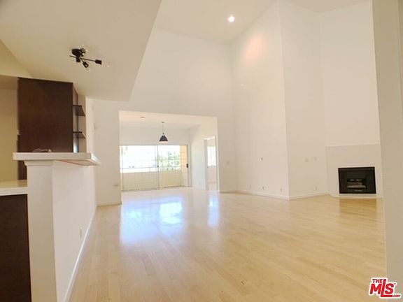 4th image of 1064 S Shenandoah St APT 302
