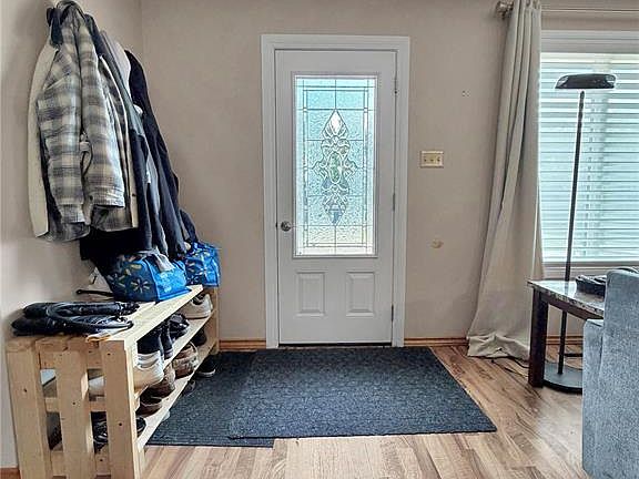 5th image of 211 Persson STREET