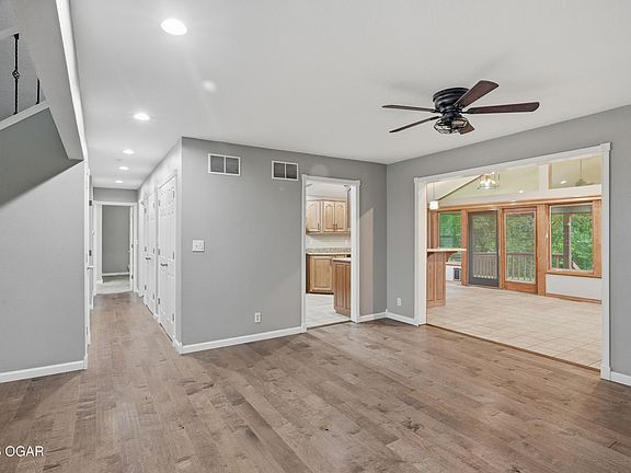 3rd image of 5112 Butterfield Dr