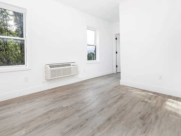 1260 Main St #204 — Photo 11
