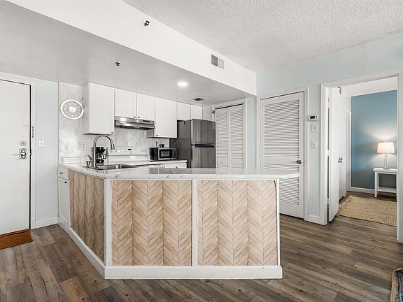 3rd image of 1605 S Ocean Blvd. #1508