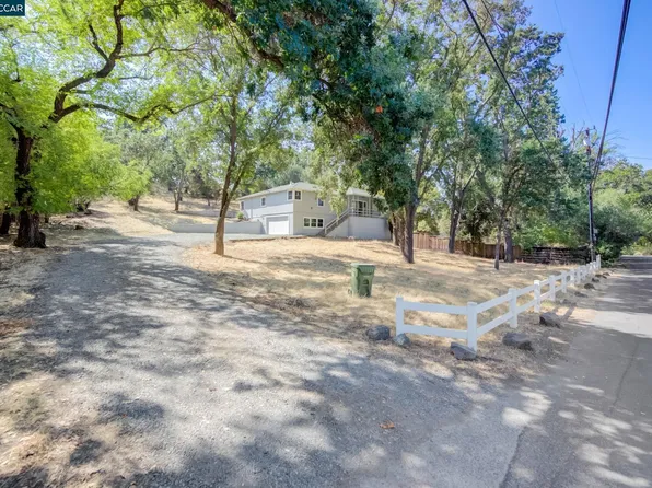 1002 Hacienda Dr, Walnut Creek, CA 94598