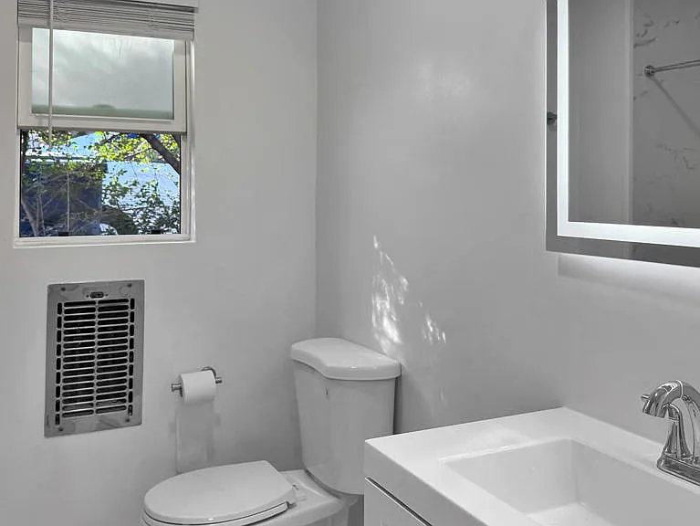 820 E Mendocino St #1 — Photo 6