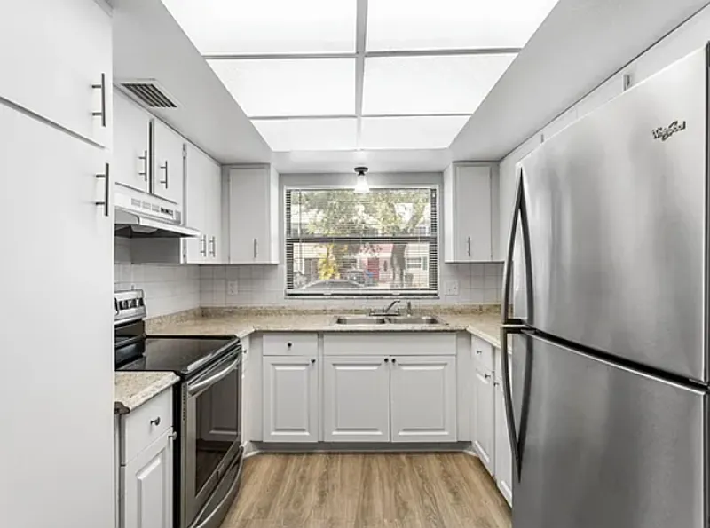 2 bed, 1.5 bath, 1048 sqft, $1,795 — Photo 3