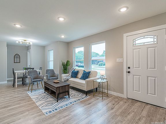5th image of 2426 W Huisache