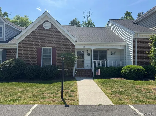 822 Lees Ct, South Hill, VA 23970