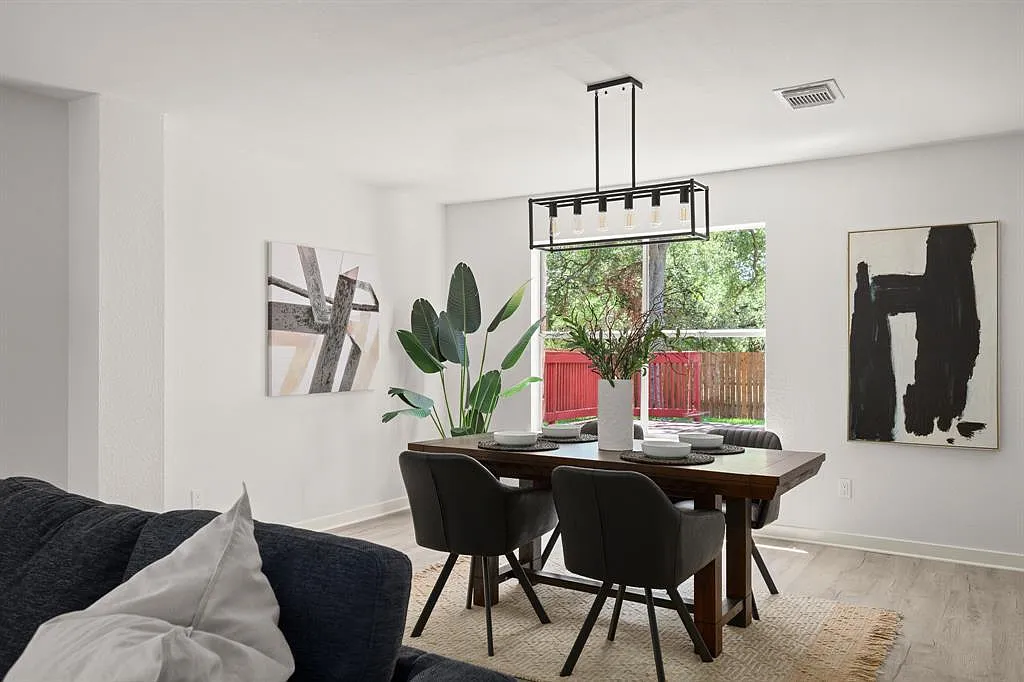 3 bed, 2.5 bath, 2077 sqft, $2,995 — Photo 3