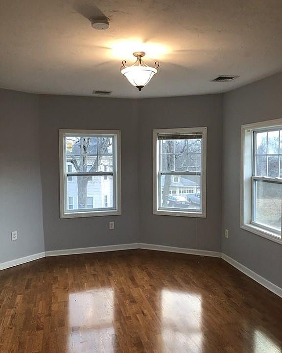 2nd image of 75 Melrose Ave #2