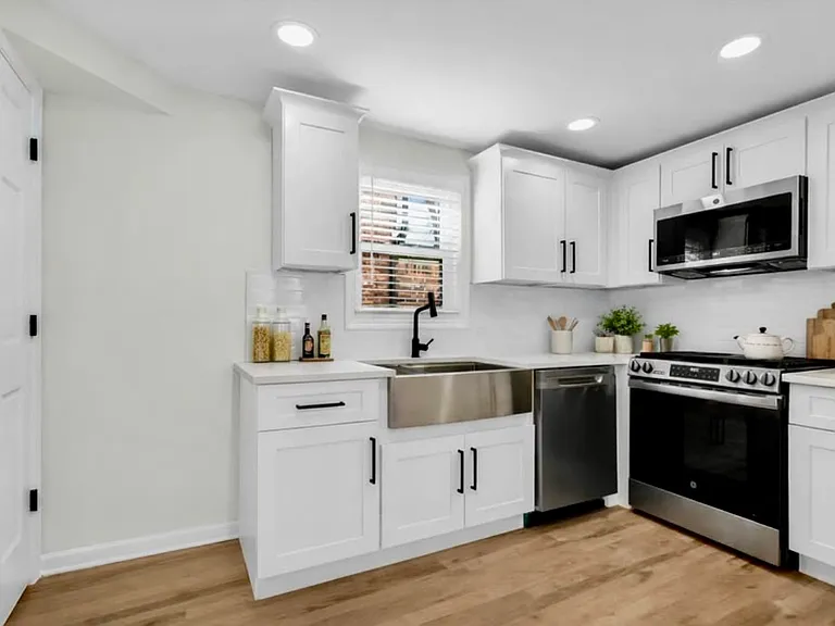 16350 Mack Ave — Photo 7