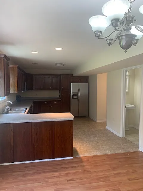 3 bed, 2.5 bath, 1200 sqft, $1,300 — Photo 3