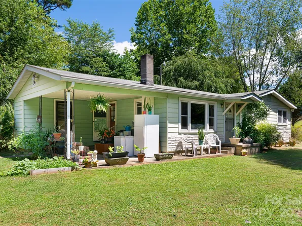 15 Upper Moffitt Rd, Asheville, NC 28805