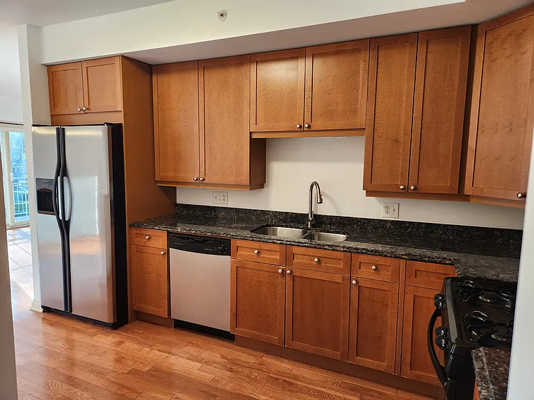 1033 Peterson Ave #308 — Photo 5