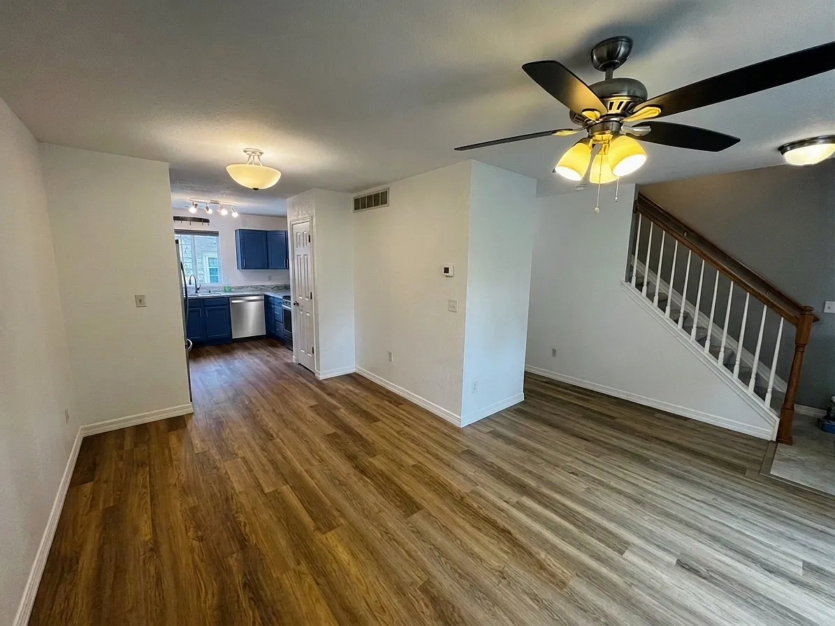 3 bed, 3.5 bath, 1748 sqft, $2,685 — Photo 3