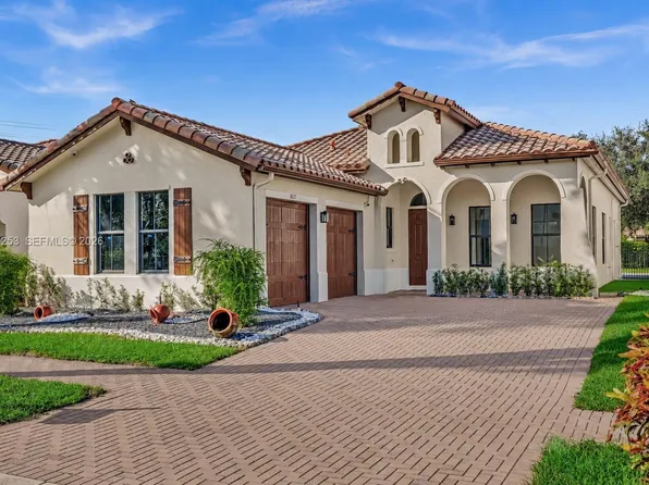 8527 NW 39th Ct, Cooper City, FL 33024