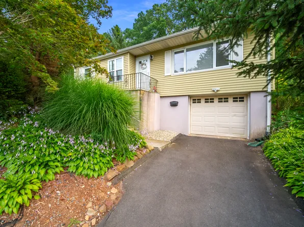 19 Viola Lane, New Britain, CT 06053