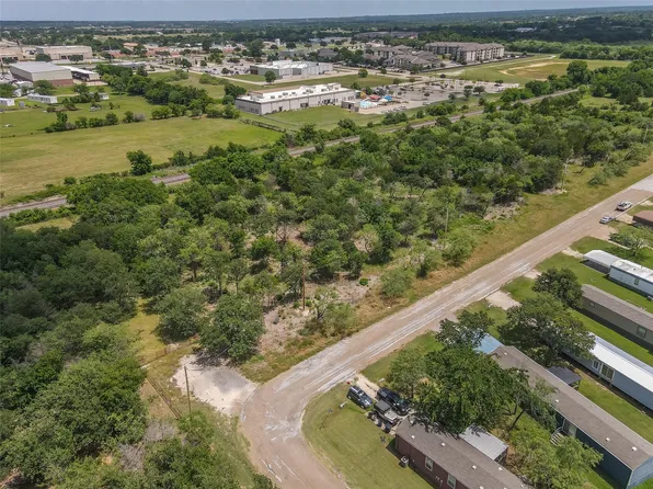 1001 Joshua Ryan Dr, Joshua, TX 76058