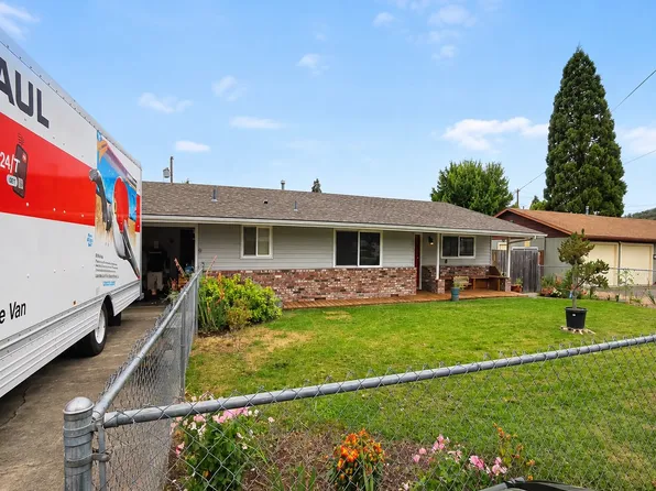 1510 NW Lester St, Roseburg, OR 97471