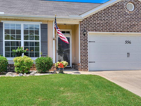 3rd image of 556 Fox Haven Dr