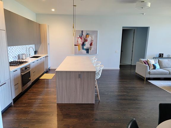 4th image of 147 N Euclid Ave #306