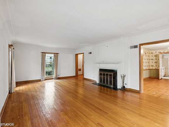 4th image of 9956 S Damen Ave