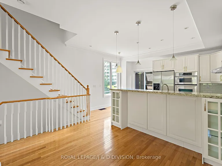 102 Earl Pl — Photo 9