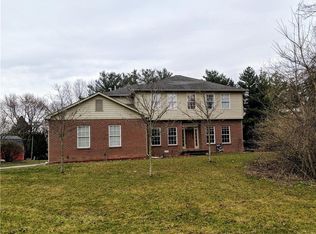 709 E McKenzie Rd, Greenfield, IN 46140