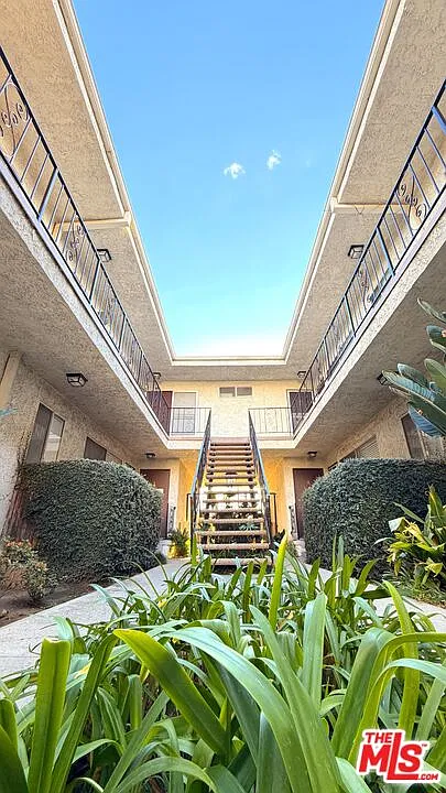 2 bed, 2.0 bath, 850 sqft, $3,125 — Photo 4