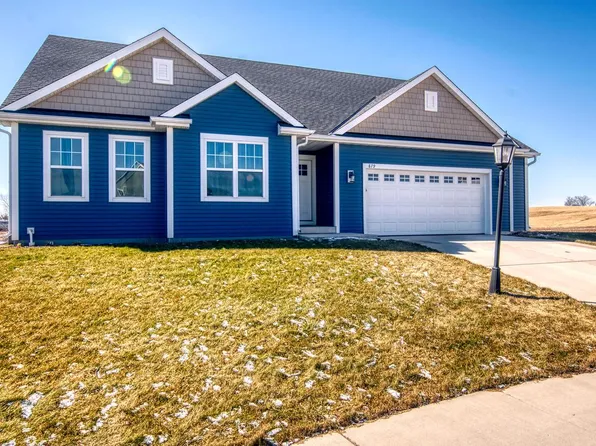 879 Amber LANE, Port Washington, WI 53074