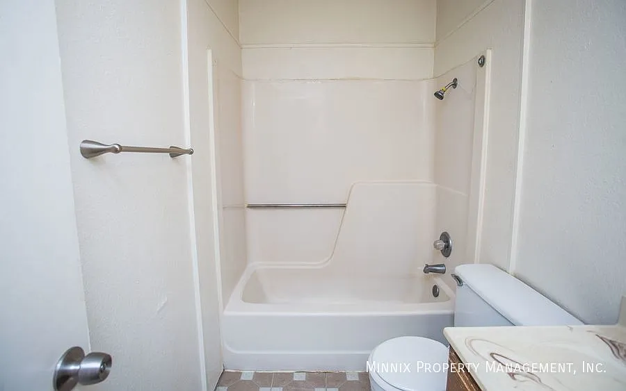 5804 6th St. #B — Photo 4