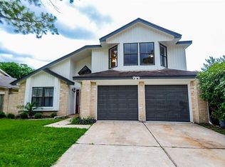 7811 La Rochelle Cir, Houston, TX 77071