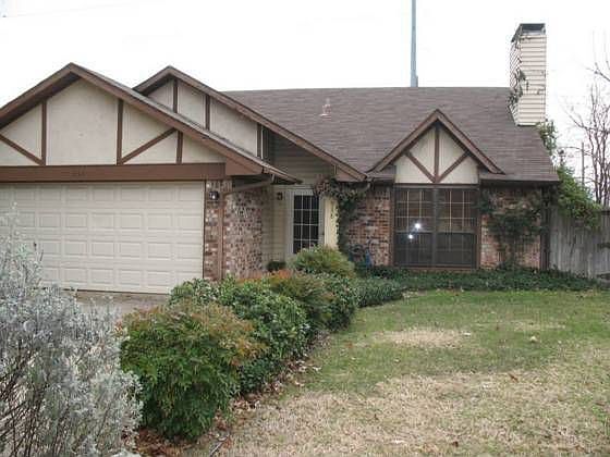 1st image of 938 Madison Cir