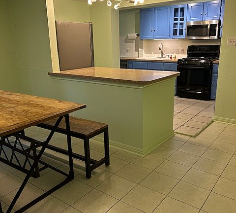 Dining Area to Kitchen