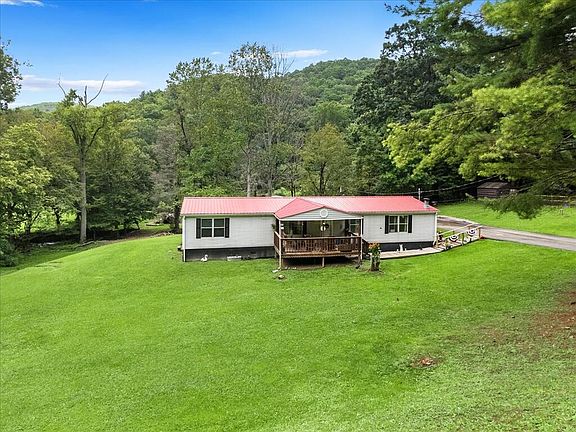 4th image of 1079 Nicks Creek Rd