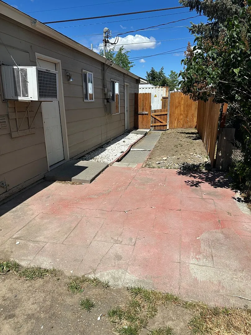 Building Photo - 812 Lindberg Ln