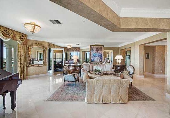 Home For Sale In The Landmark