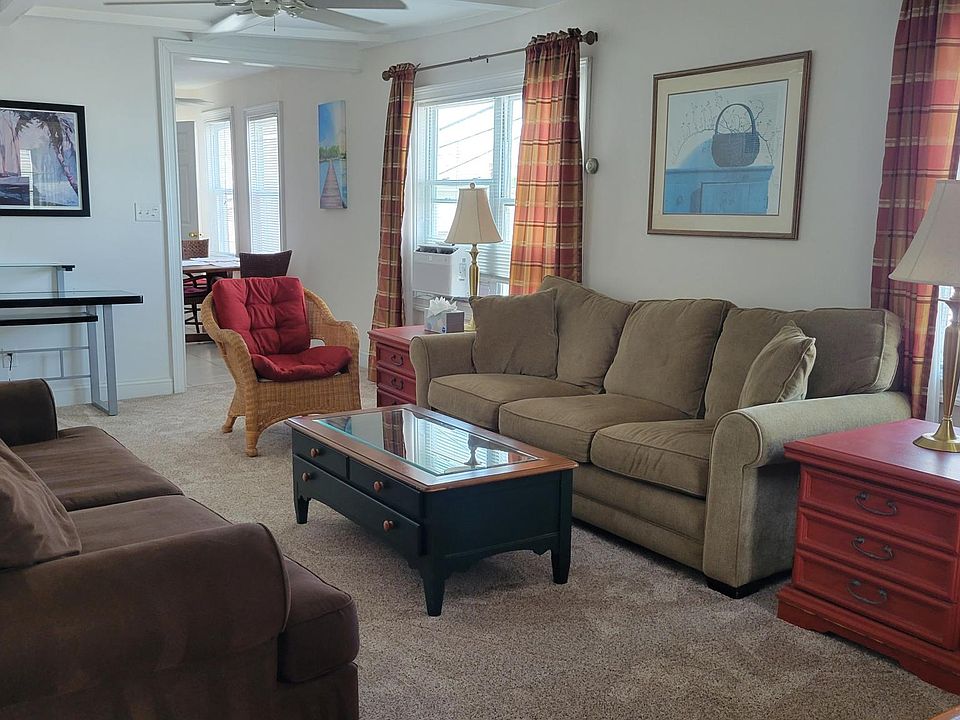 702 E Broadway, Milford, CT 06460 Zillow