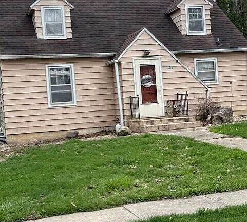 2nd image of 402 E Newago St